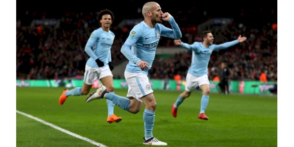 Premierowa roczna komisarzowa komisja ponad 200 milionów dolarów